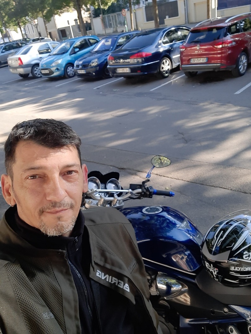 Micheal - LesVelluire-sur-Vendée - Vendée | Rencontre gay